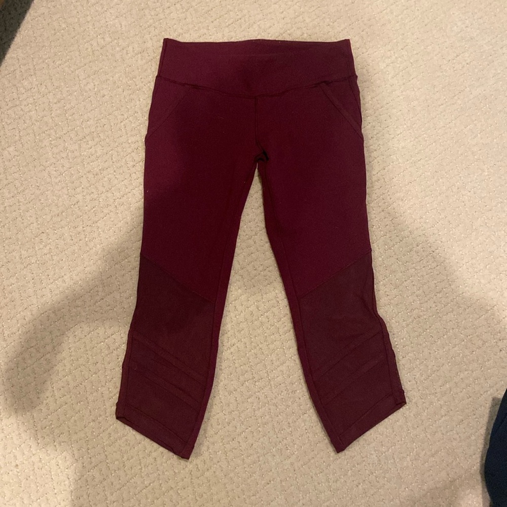 Ivivva burgundy capri leggings size 12